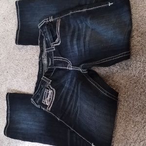 Classic Dark Wash Women’s Jeans with Contrast Stitching